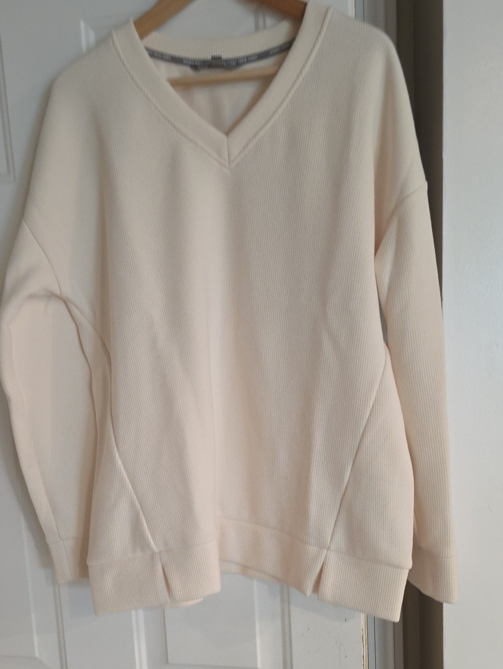 NWOT Marc New York Cream V-Neck Ribbed Pullover